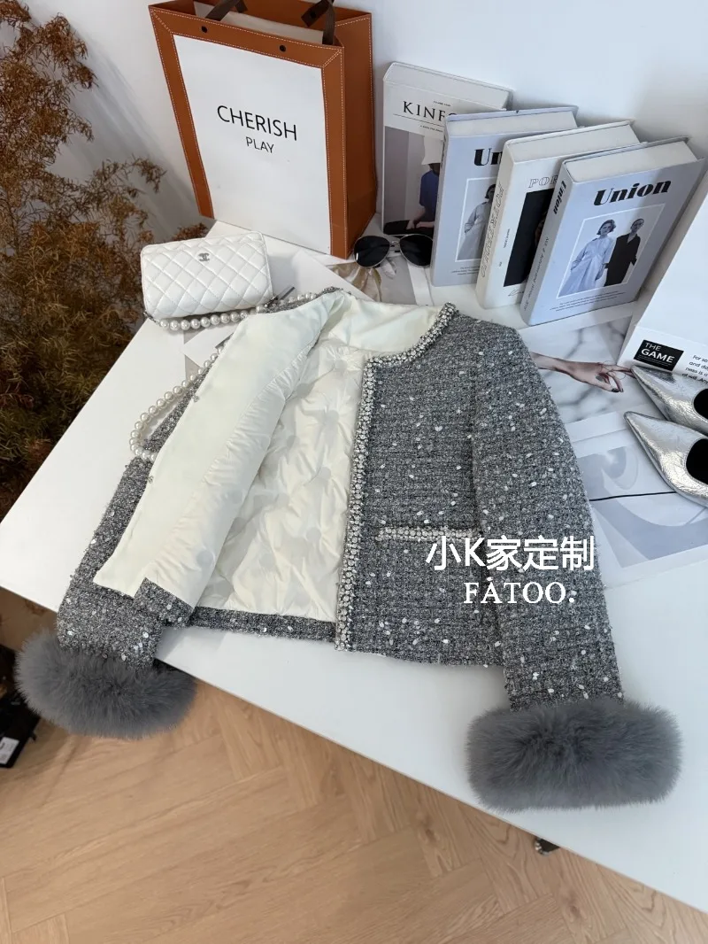 

Тяжелая высококачественная серо-белая подкладка на утином пуху с 3D-бисером и блестками, пальто из натурального лисьего меха, зимняя новая модная твидовая короткая куртка для женщин