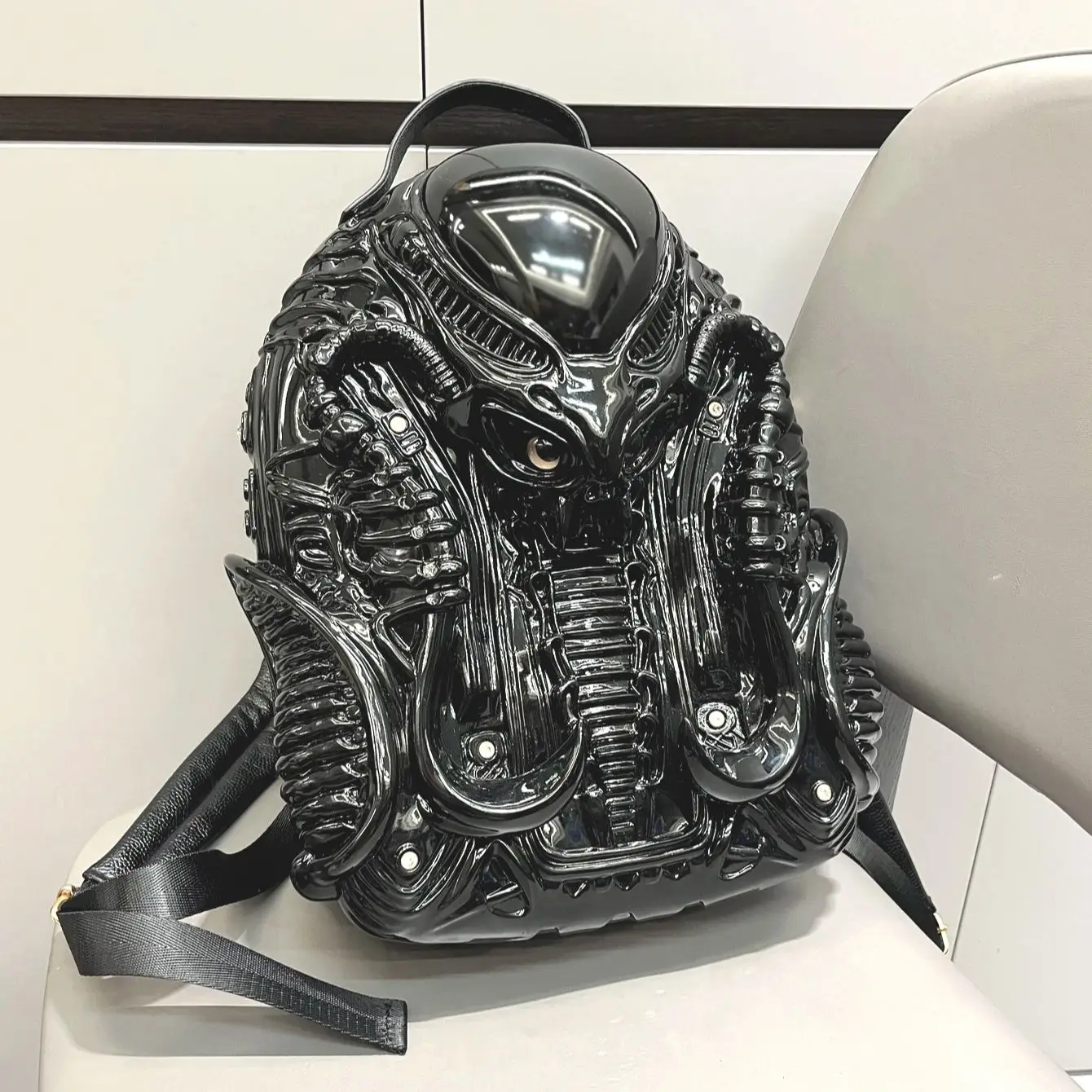 תיק גב מצחיק ותיקי יד יוקרתיים תיקי גב מעצבים תיק גב קז'ואלי לנשים תיק גב מעצבים