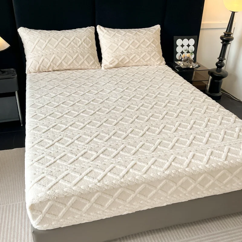 

2025 new solid color Tafu fleece engraved fitted sheet fleece warm and non-slip mattress protective cover three-piece set