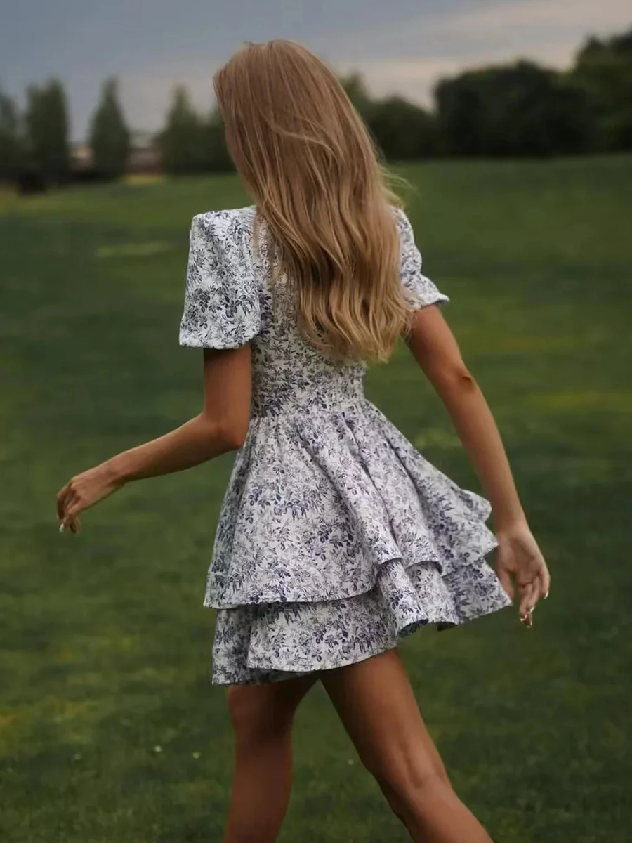 TWOTWINSTYLE Bloemenprint Brunch Jurk voor Vrouwen Diepe V-hals Korte Mouw Knop Voorkant Ruches Taille Verstoorde Mini Jurken Vrouwelijke