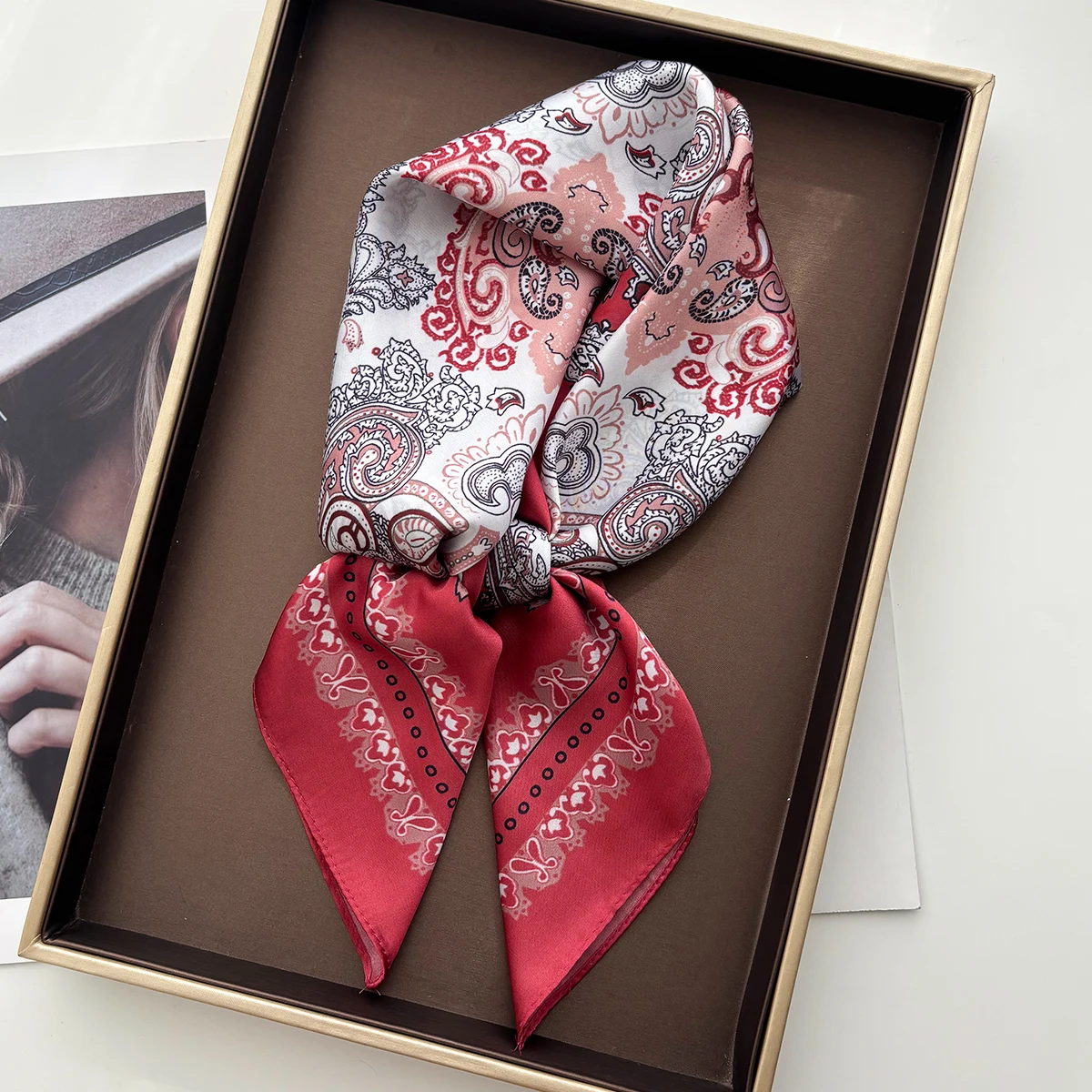

Модный женский квадратный шарф с леопардовым принтом, шелковый шейный платок, бандана, женская шаль, шарфы, платок на голову, повязка для волос, галстуки