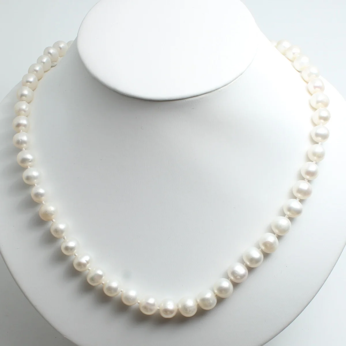 

Natural freshwater pearl 8-9mm nearly round necklace 45CM finished product to give as a gift to elders and mother-in-law
