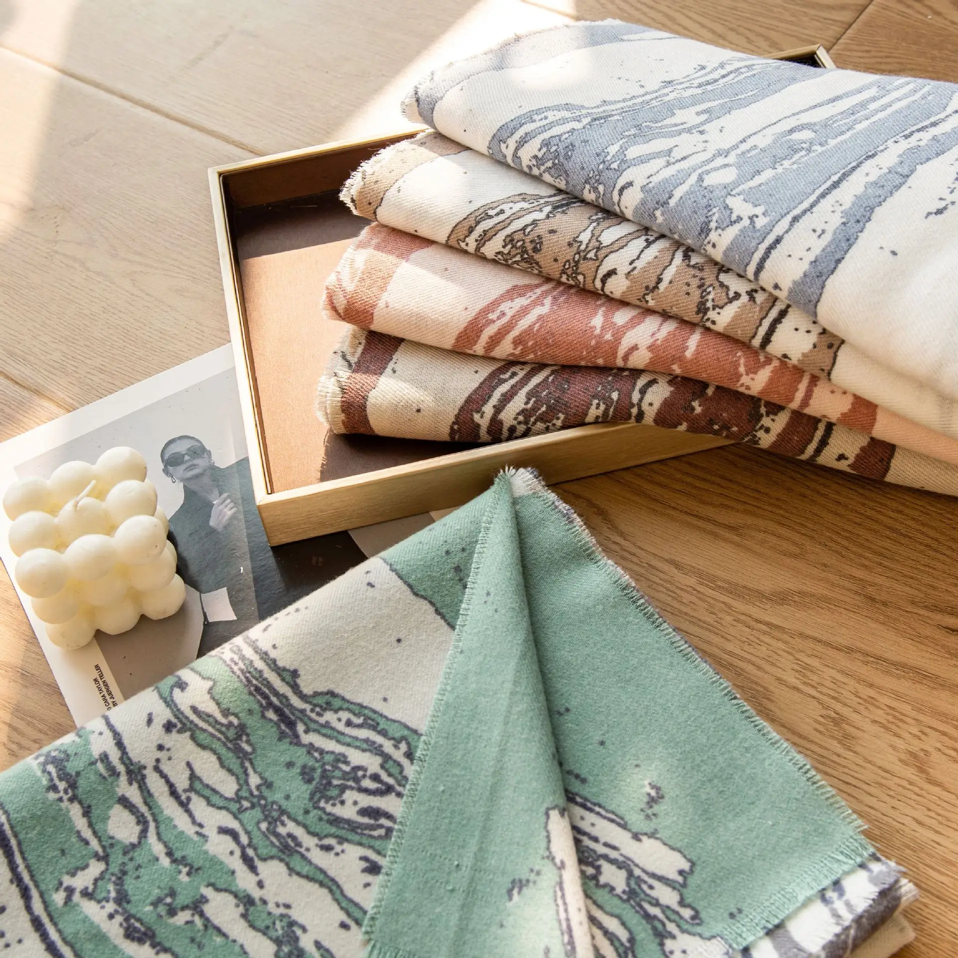 

Women's Fresh and Sweet Marble Vertical Patterned Scarf for Autumn and Winter, Elegant and Warm, Imitation Cashmere Shawl