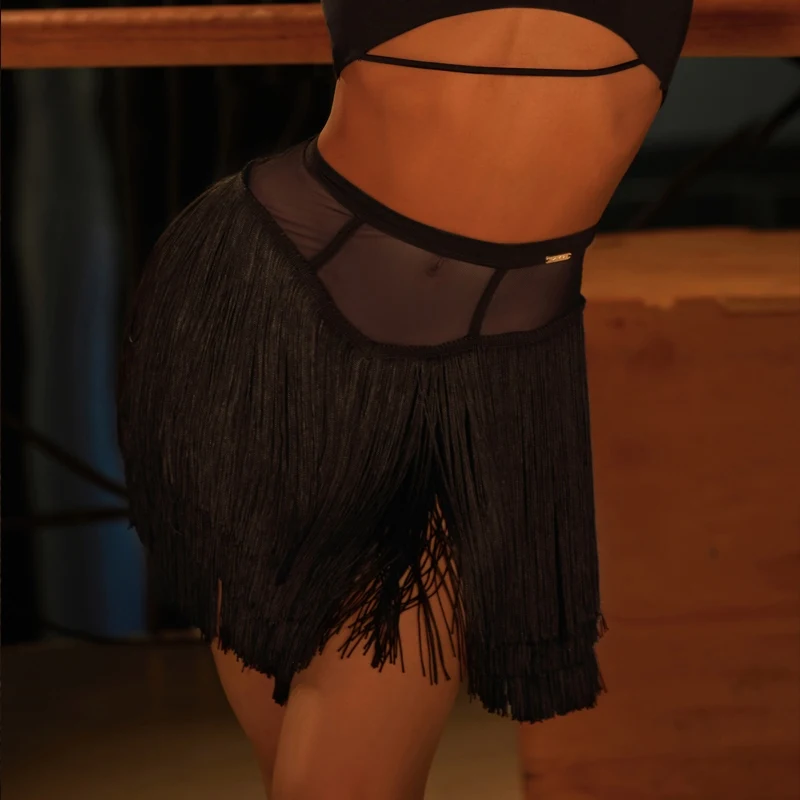 

Новинка 2024 года, одежда для латинских танцев ZYM, женская черная юбка с бахромой, сетчатая талия, плотные кисточки, юбка для чача, румбы, самбы, тренировочная одежда V25390