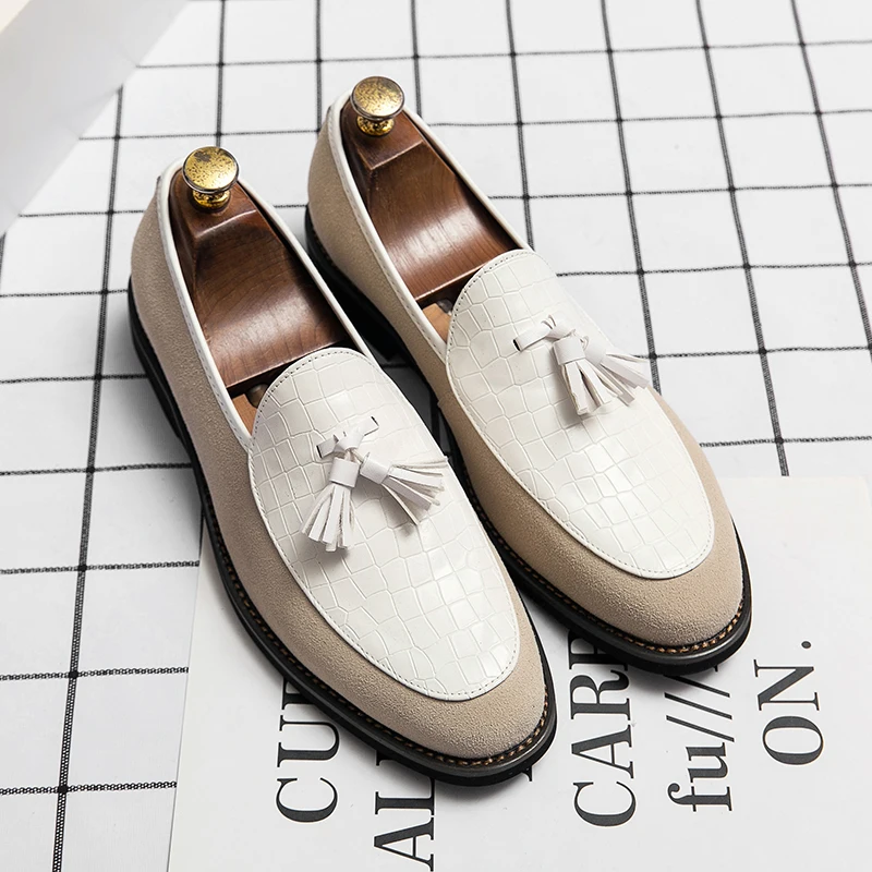 Mens Loafers Shoes Luxury Designer Men Moccasins Fringed Formal Business Leather Mens Casual Shoes Patent Leather British Style