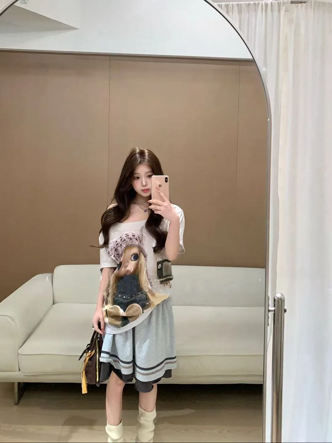 

Футболка женская хлопковая Seoul Limited в стиле Sweet Spicy Girl, с одним открытым плечом, коротким рукавом, мультяшным принтом, повседневная, свободного кроя