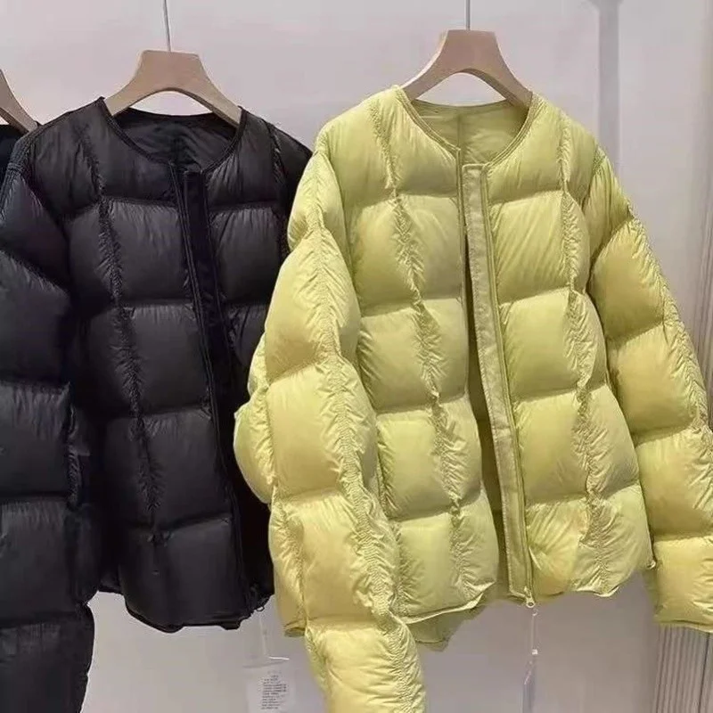 

Зимняя женская хлопковая куртка 2025 года, легкая теплая и непуховатая, простой однотонный цвет, модные пальто в корейском стиле W1381