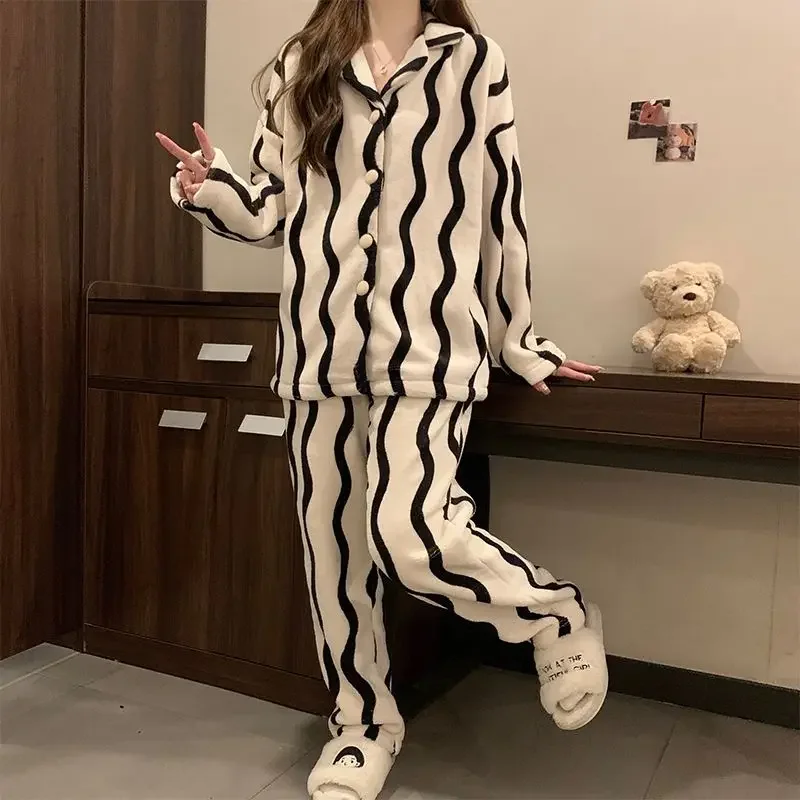 New Sleepwear Women Coral Velvet Cardigan Set Striped Pattern Thick Can Wear Winter Home Wear Ladies Pajamas Autumn and Winter