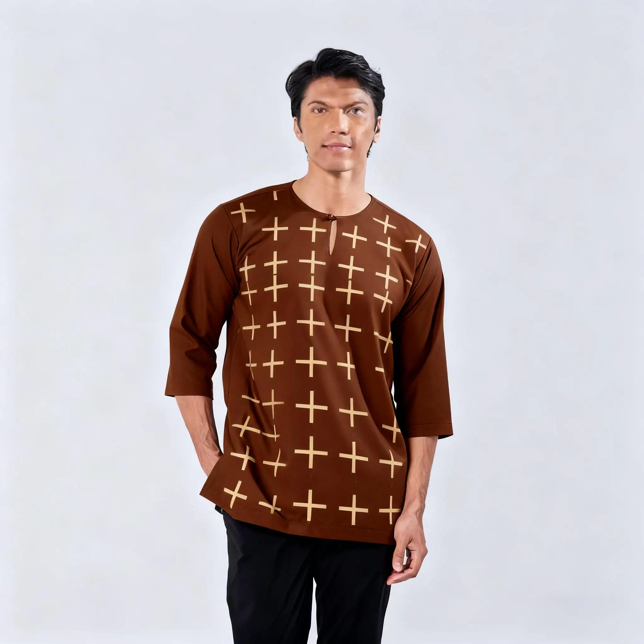 Hommes Abaya Thobe arabe Style National Henley à bandes robe unie T-Shirts musulman Thobe à manches courtes moyen-orient Ropa Arabe De