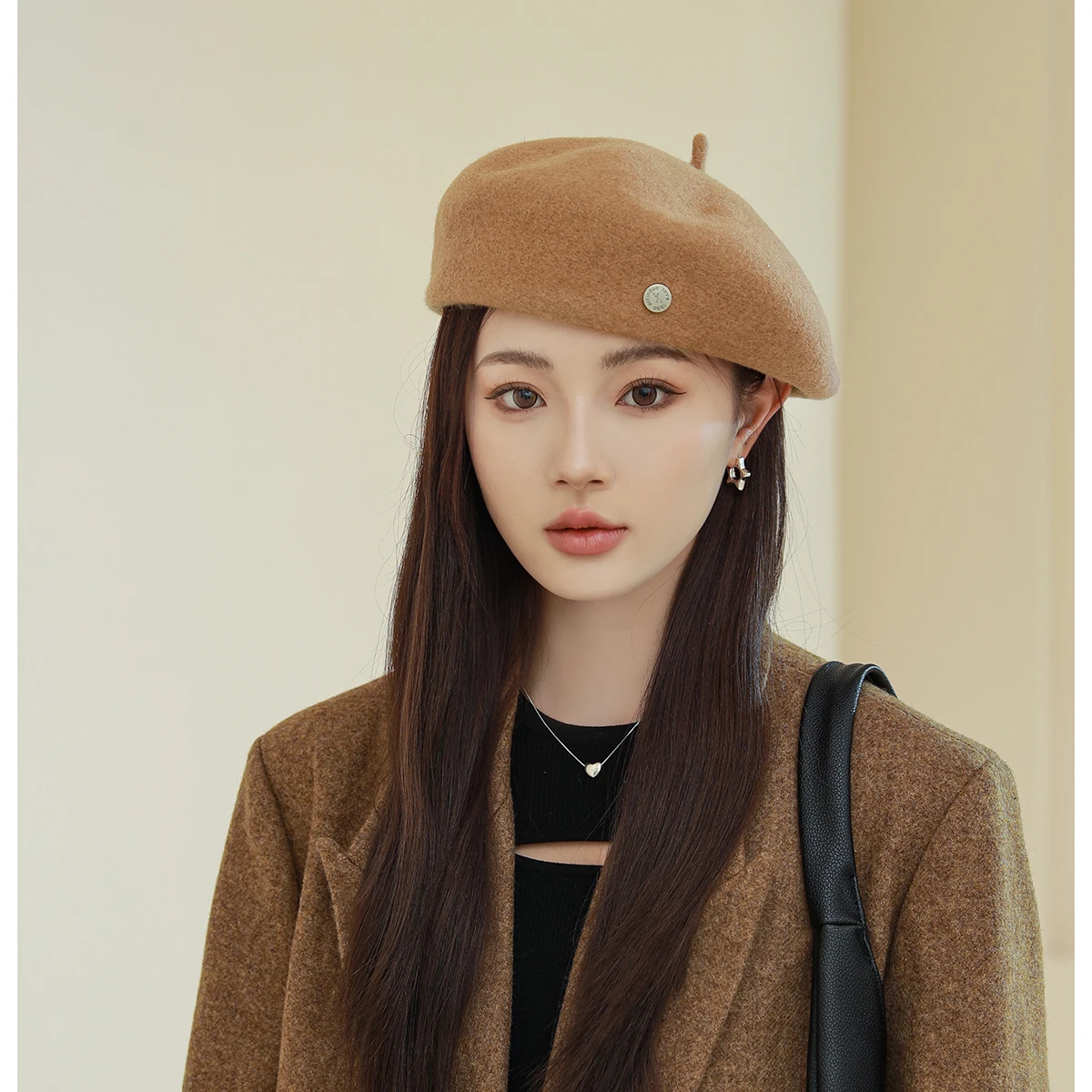 

OVTRB Wool Beret Hat for Women Solid Color French Beret Hat Artist Berets Cap Girls Fashionable Winter Fashion Lady Hat