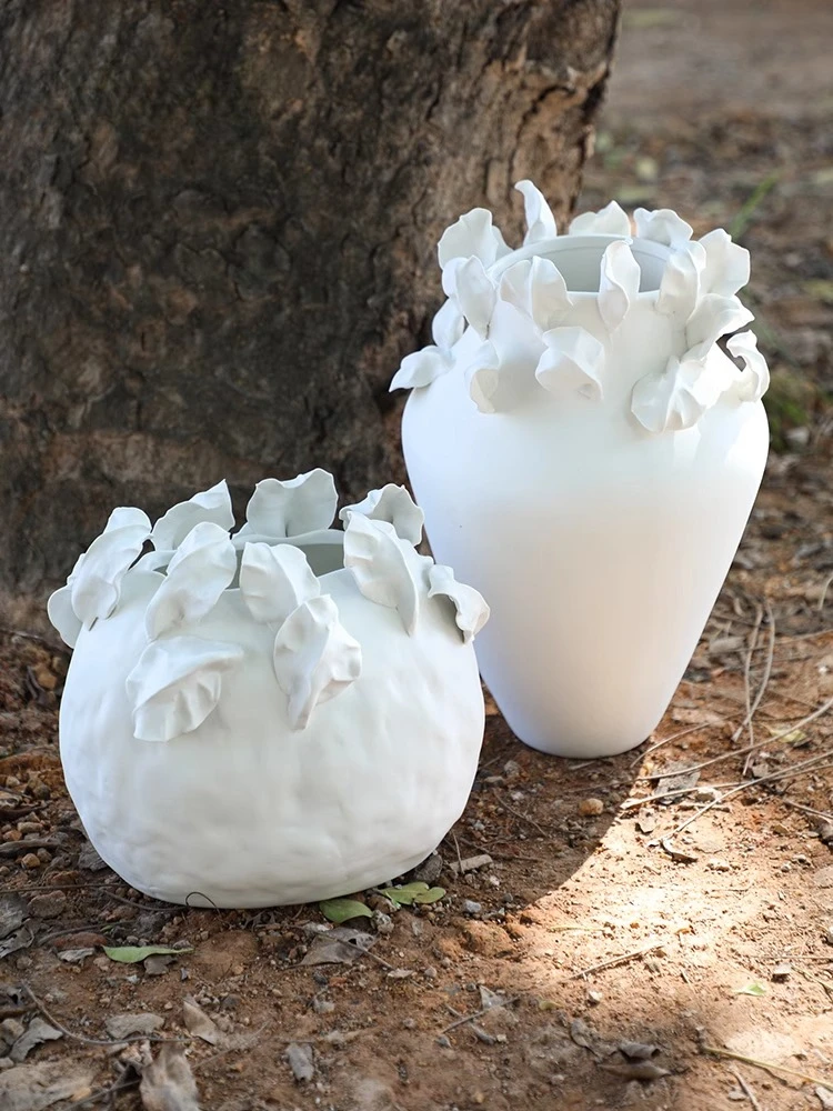 Creative and simple handmade ceramic vase ornament Artwork B & B flower arrangement Home soft decoration Flower ware
