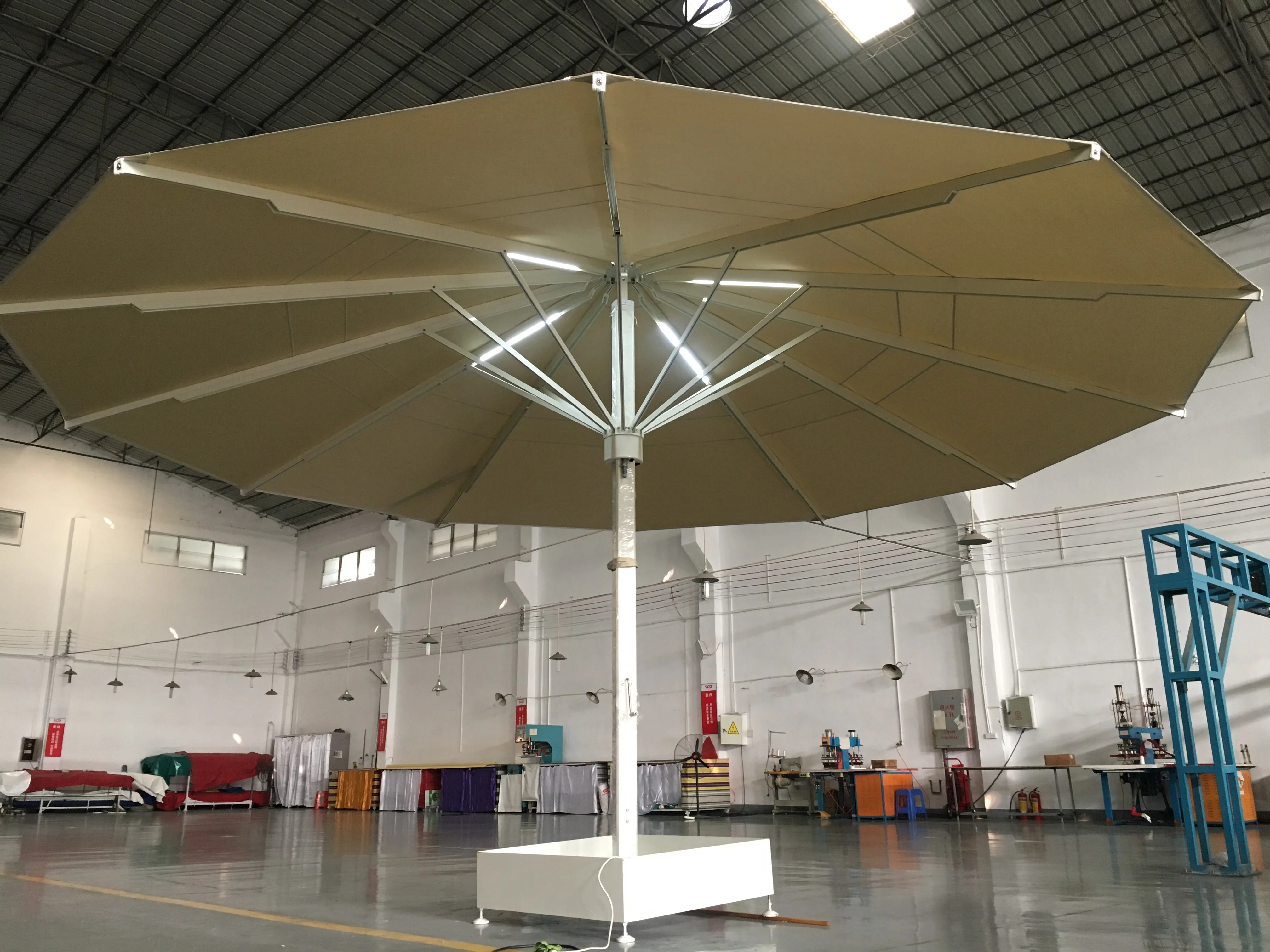 ATV&UTV7M Outdoor Furniture LED Umbrella Parasol Umbrella Supplier Outdoor Large Patio Big Cafe Hotel Umbrella Outdoor for Resta
