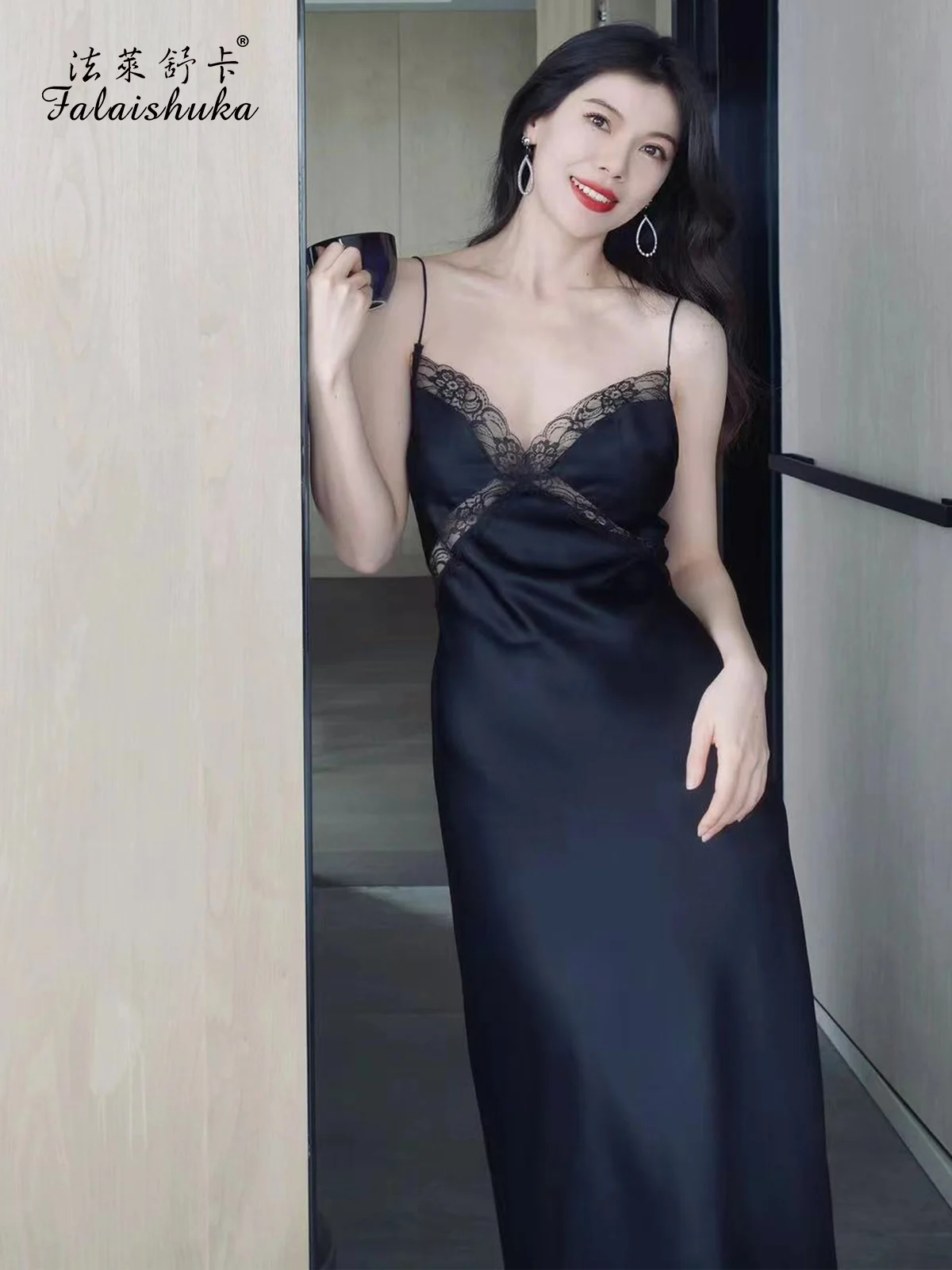 25 momme 100% Genuine Silk long Dress Women Sleepwear Sexy lace summer Spaghetti straps black longuette Nightgowns D5002