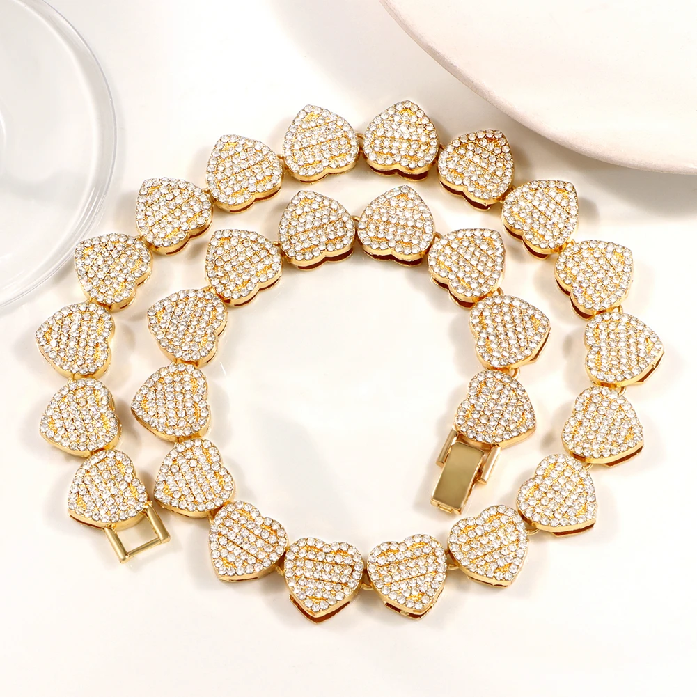 Iced Out Shine Crystal Heart Necklace for Women Bling Hip Hop Choker Cuban Chain Fashion Jewelry Valentine\'s Day Gift New 2024
