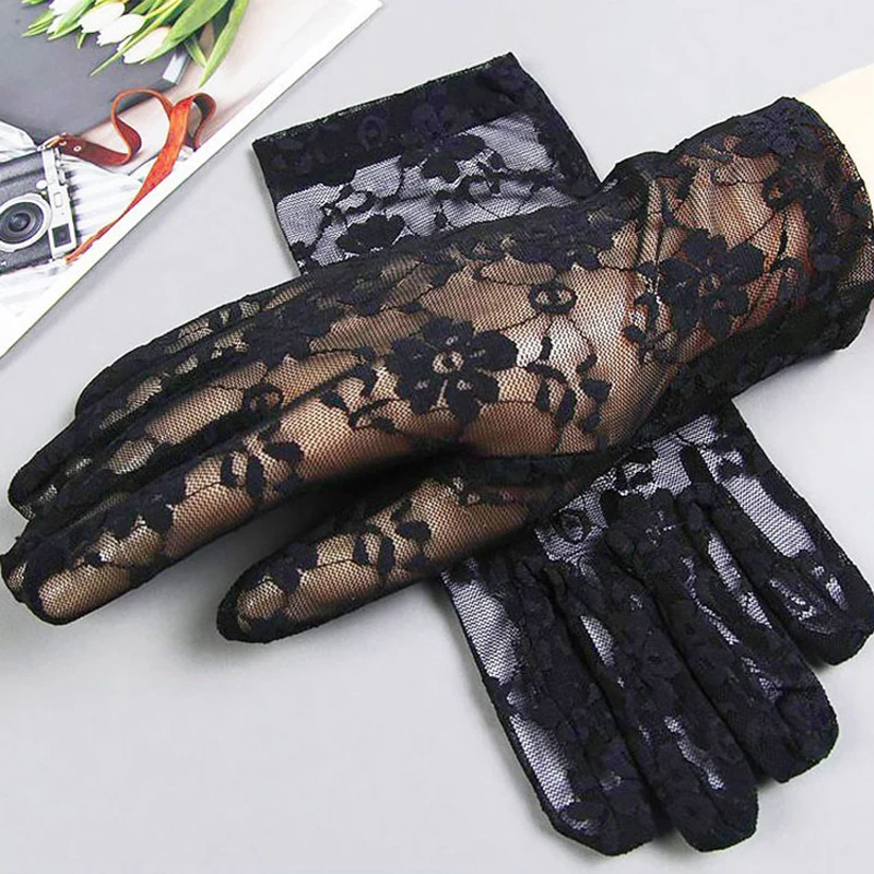 Guantes de mujer de verano de encaje corto transpirable estilo fino guantes de moda suaves coreano elegante conducción al aire libre guantes de protección solar
