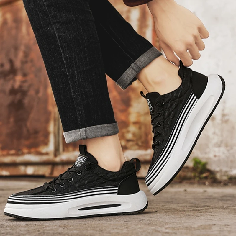 

Men's Multi-color Summer Plus-size New Soft-soled Lightweight Lace-up Fashionable Flying Mesh Casual Sports Running Shoes