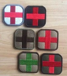 Small Square Red Cross Embroidery Hook&loop Patches Outdoor First Aid Medical Badge Cross Flag with Colored Base Tactical Emblem