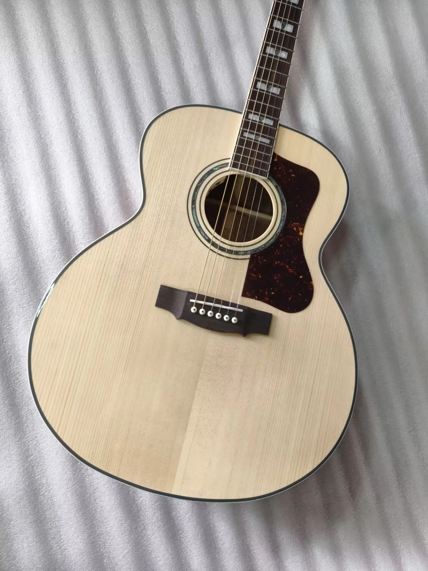 #52 Latest Acoustic Guitars Offers