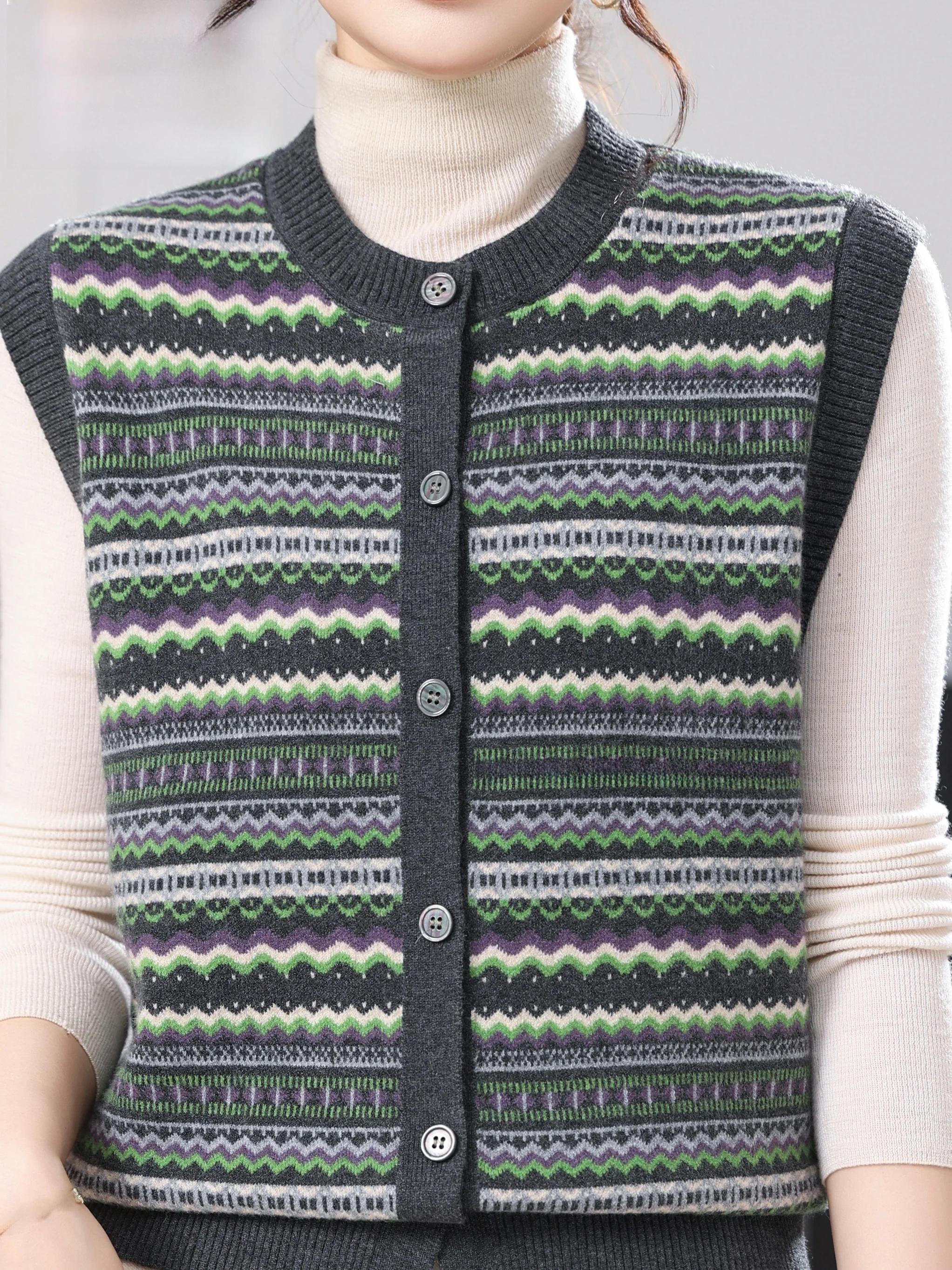 

Spring Autumn round Neck Embroidered Knitted Vest Women Sleeveless Open Cardigan Sweater Top Fashionable Loose Fit Elderly Wo...