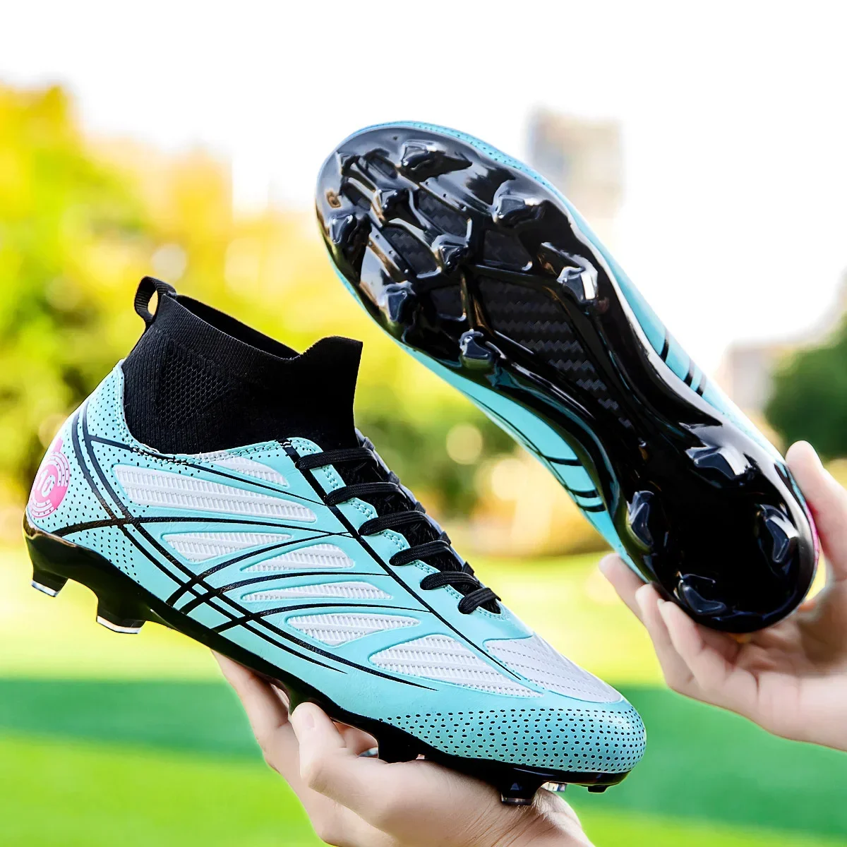 

High-Top Football Shoes for Men Boys Training Grass Football Shoes Long Nails TF Broken Nail Students Children Sports Shoes