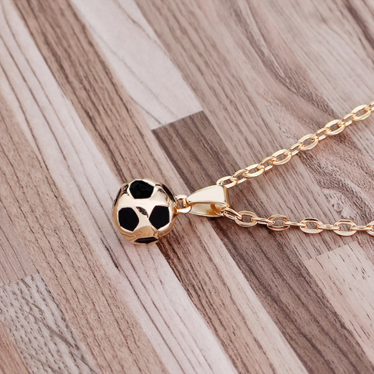 2Pcs Stylish Soccer Necklace Creative Football Shape Necklace Pendant Jewelry Gift for Men (Golden + Silver, 1Pc/Each)