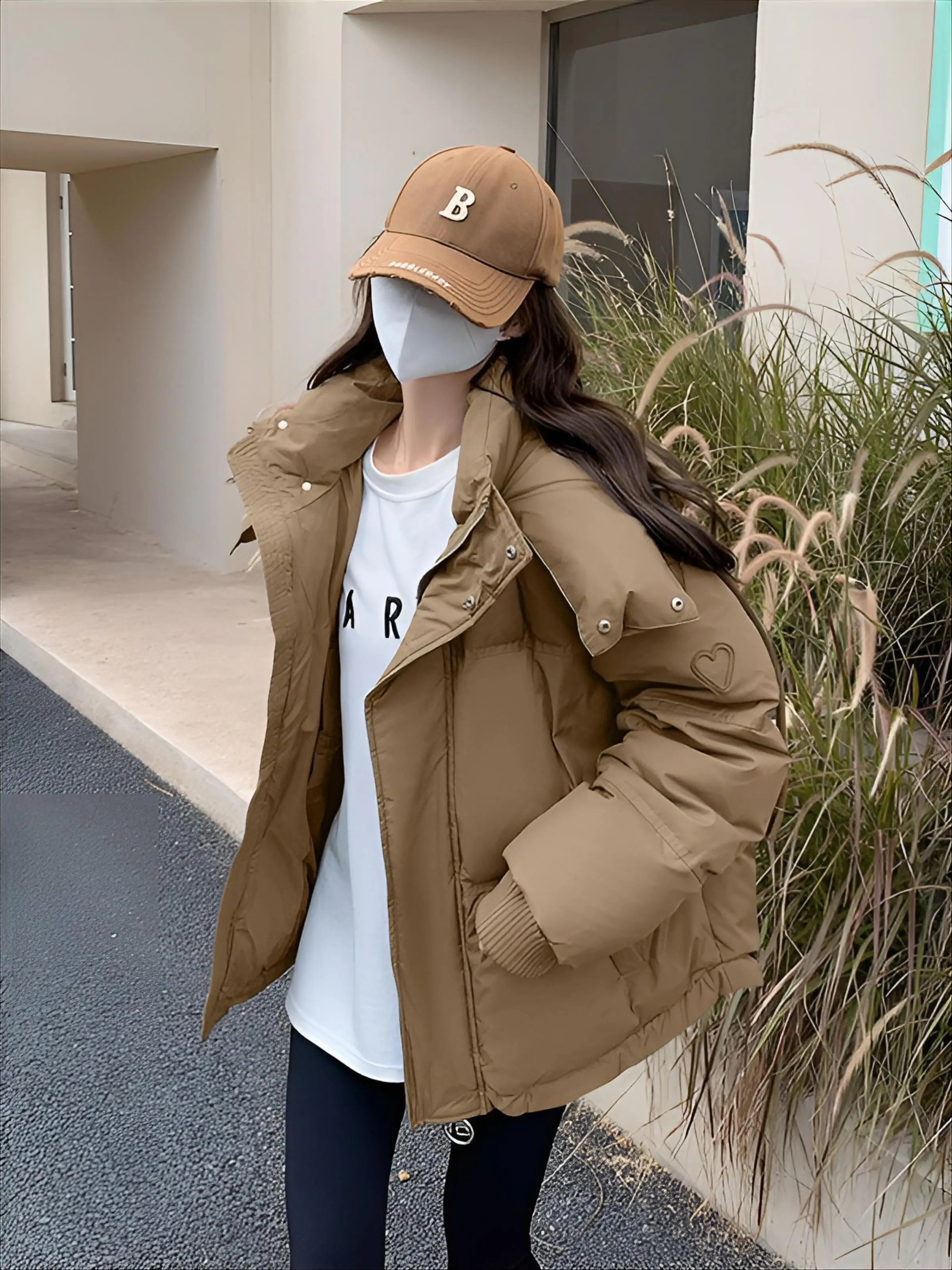 

Куртка-пуховик красная женская, портативная, мобильная, транспортабельная, переносная, удобная для переноски, нейтральная