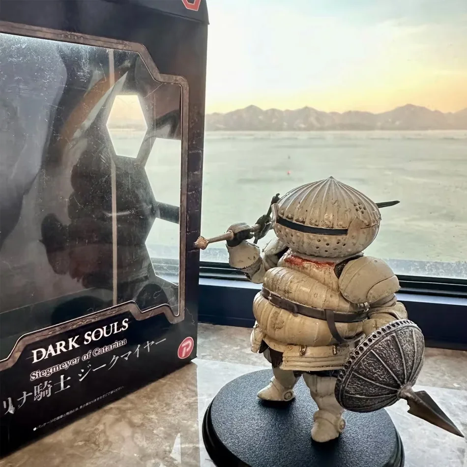 Dark Souls Figure Catarina Of Siegmeyer Action Figure Pvc Statue Collection Model Toys for Children Gifts view 3