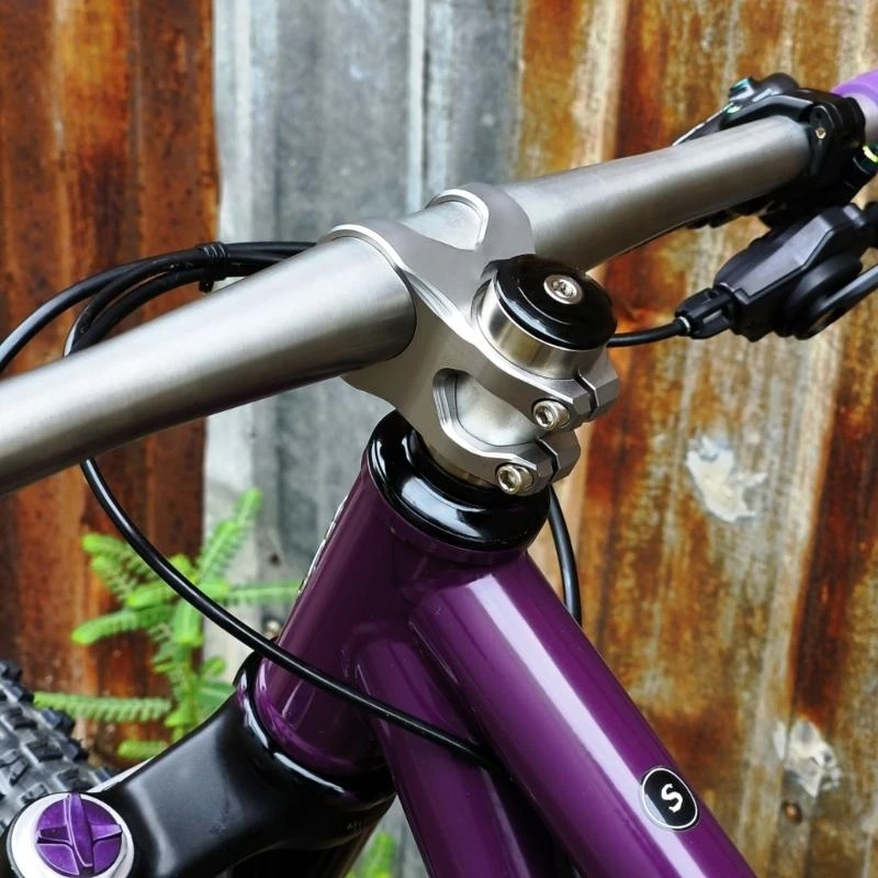 Bicycles Short Stem Aluminum Alloy Mountain Bike Short Handlebar Stem for Most Bicycles, Road Bike, Cycling Enduring