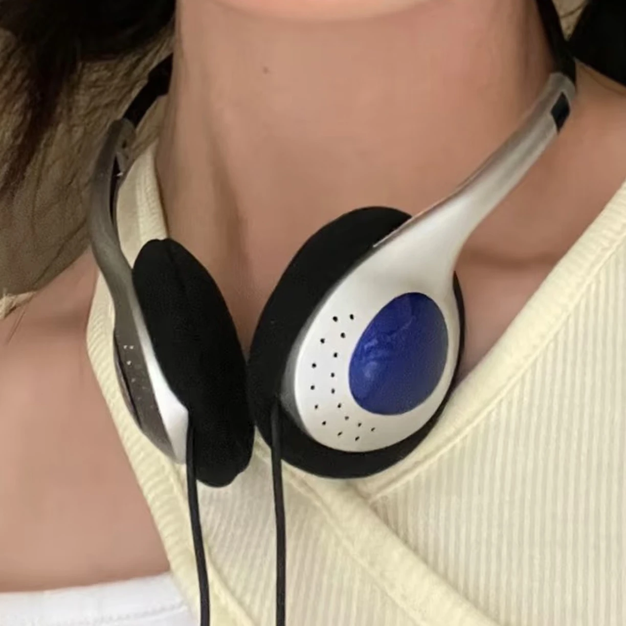 성격 레트로 클래식 음악 헤드폰 패션 게임 헤드셋 휴대용 스포츠 유선 이어폰 사진 사진 소품