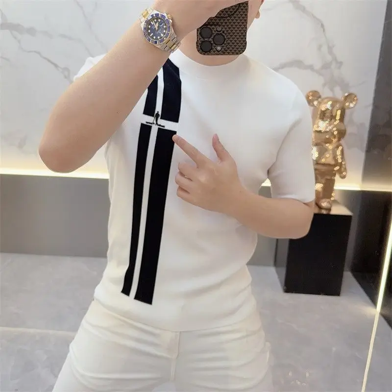 Men's 2025 autumn new fashion personalized color matching badge crew neck short-sleeved knitted sweater