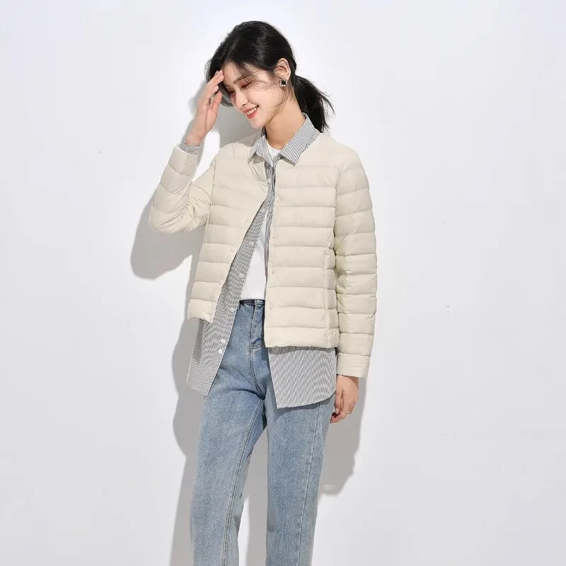 เสื้อแจ็คเก็ตขนเป็ดน้ำหนักเบาแบบใหม่ของ UMI MAO สำหรับผู้หญิง สไตล์สั้น ใส่เป็นเสื้อตัวในหรือตัวนอก ซับในแบบไม่มีปก น้ำหนักเบา