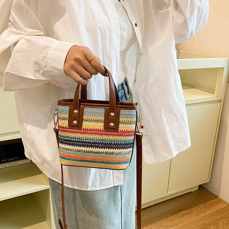 Bolso de paja hecho a mano para mujer, bolsa de cubo, bolso de mano tejido de paja de diseñador de moda, bolso de viaje de playa, bolso cruzado de hombro para mujer