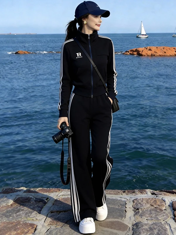 

Slim Fit Sportswear Set for Women Casual Style Black Jacket Top Wide Leg Pants Two Piece Suite Spring Fashion Hong Kong Trend