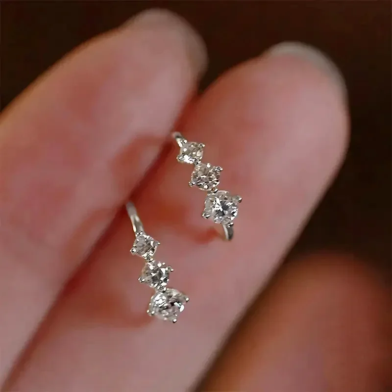 2026 New Minimalist and Exquisite Earrings for Women's Fashionable Daily Wear, Paired with Niche Inlaid Zircon Popular Jewelry