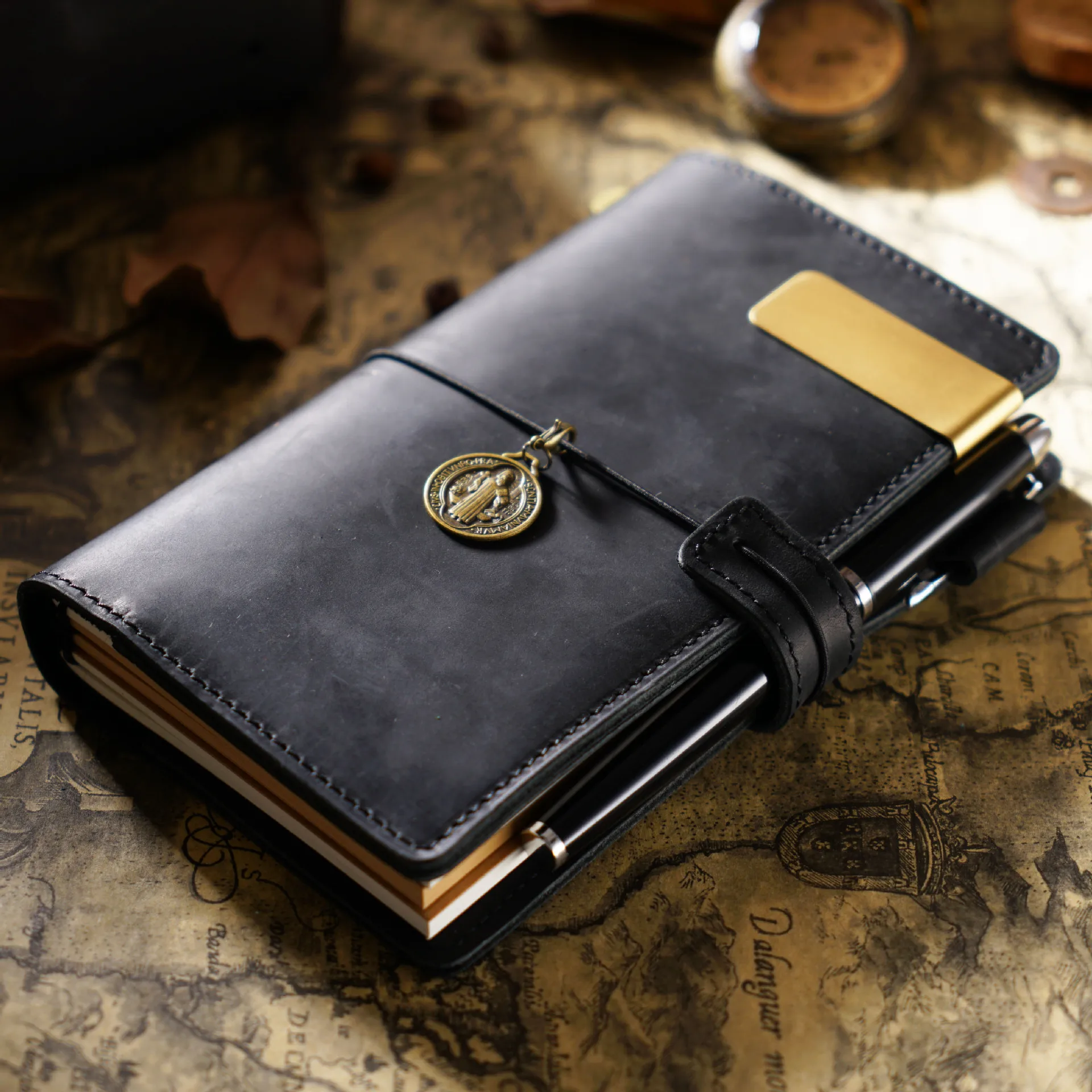 Handmade Vintage Leather Travel Diary Potable Planner Storage Function Retro Style Cowhide Notebook Exquisite Gift