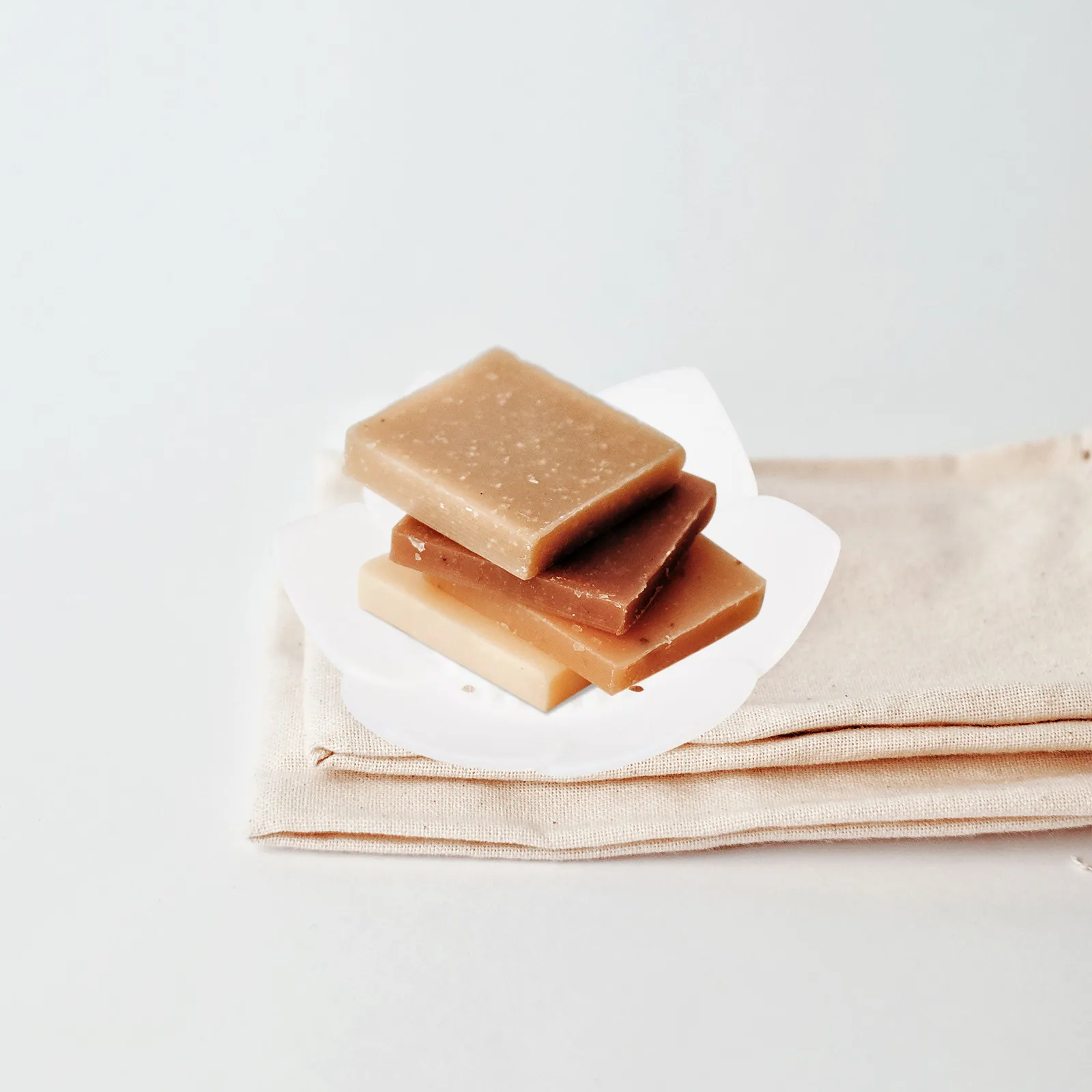 

2 шт. износостойких силиконовых держателей для мыла с инновационным дренажным дизайном, мыльница для домашнего использования, аксессуары для ванной комнаты