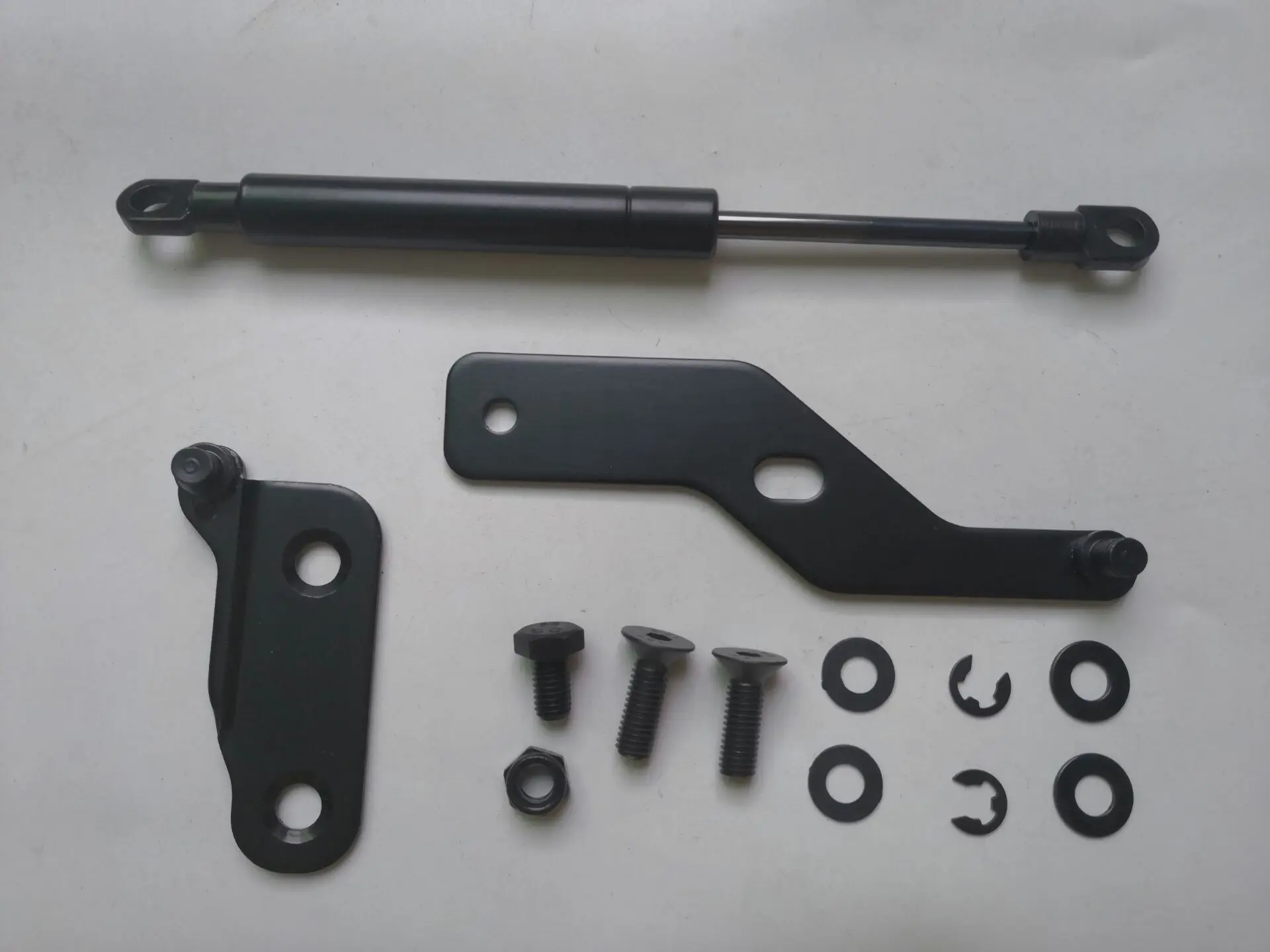 New Hilux 2021 Revo Rocco Conquest Rogue Tailgate Slow Down Shock up Lifter Damper Strut  Springs