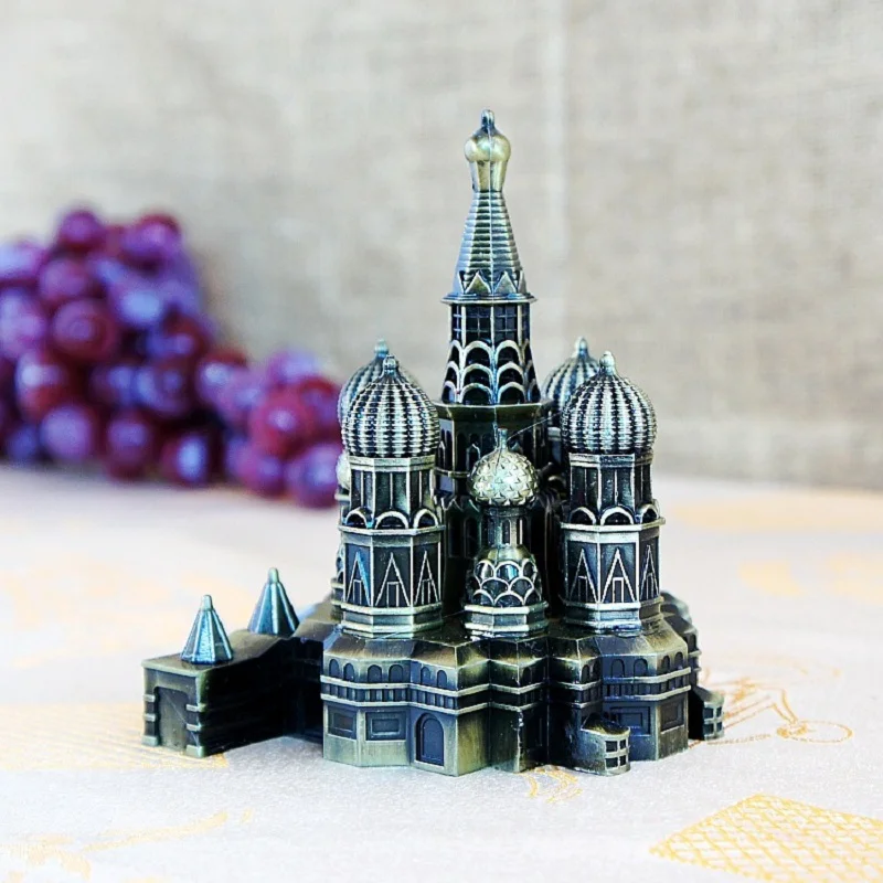 

Simulated Metal Kremlin Model, Moscow Russia Landmark Building, Tourist Souvenir, Home Room Decor Furnishing Articles, Xmas Gift