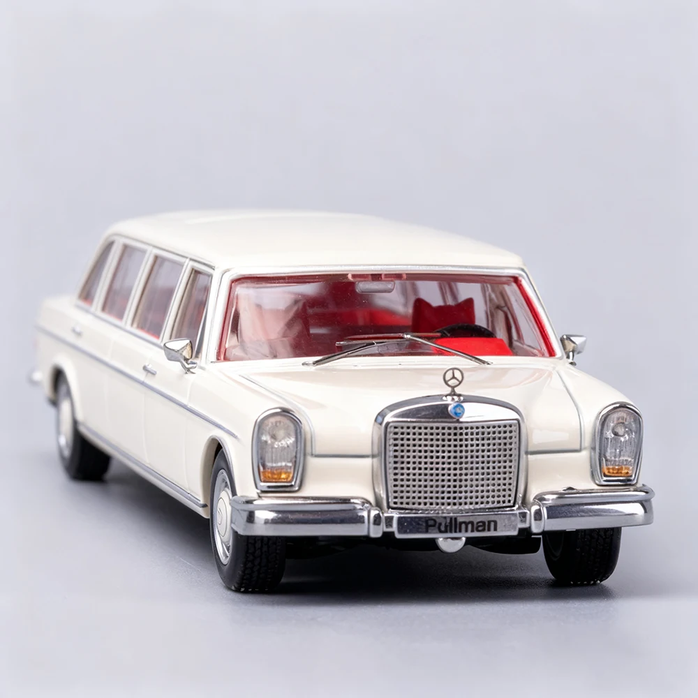 نموذج سيارة مصنوع من خليط معدني بمقياس 1/64 بنز بولمان 600 - لعبة سيدان فاخرة كلاسيكية قابلة للجمع وعرض عالي التفاصيل وهدية لعبة التراجع