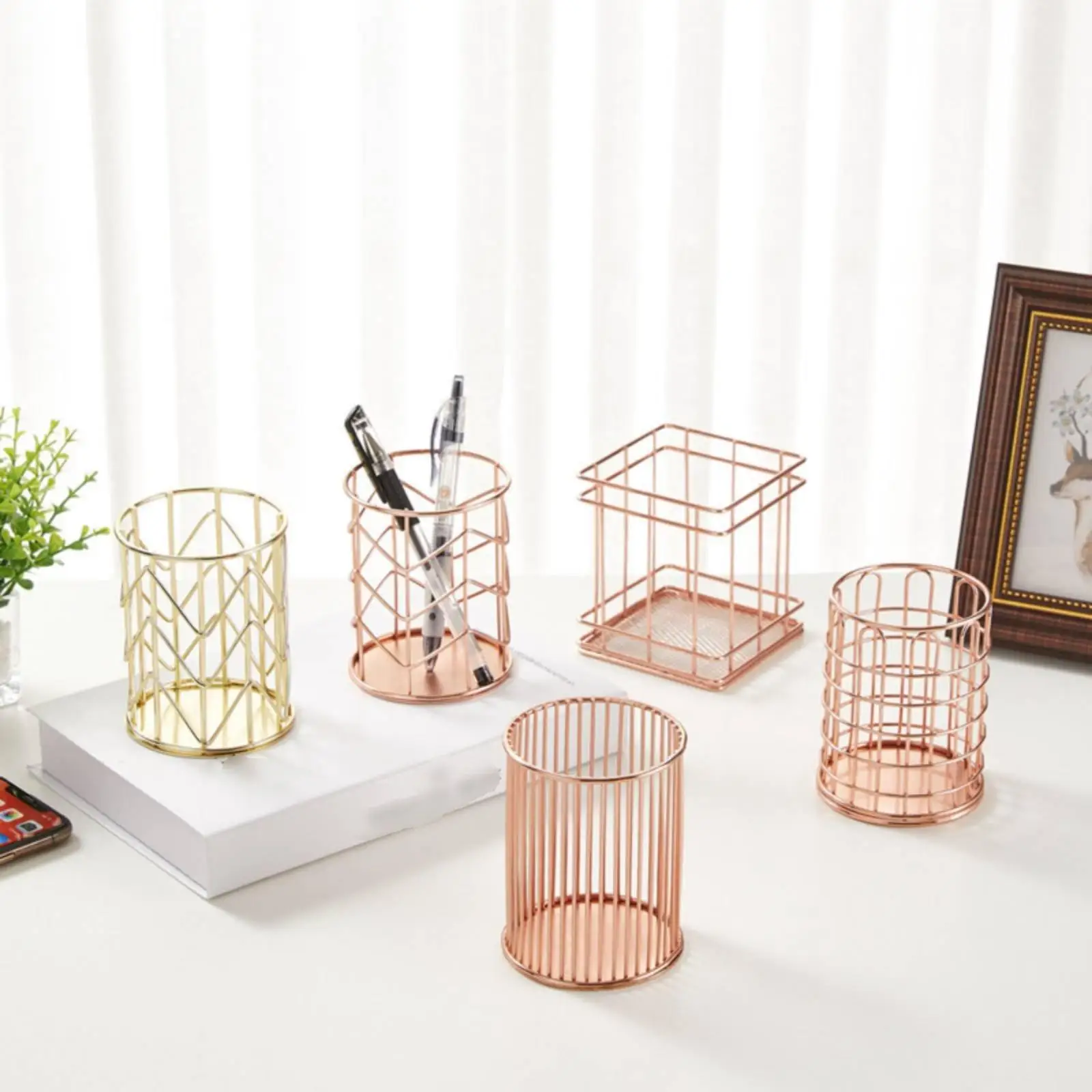 Sturdy Iron Pen Organizer Modern Pencil Holder Multi Functional Desktop Storage for Art Supplies and Pens