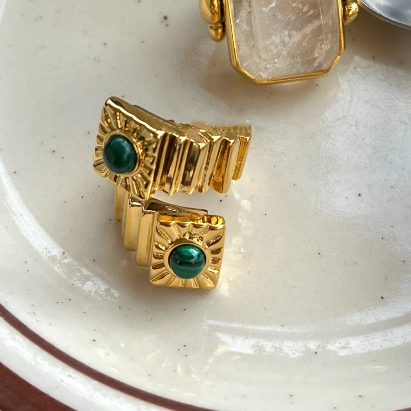 

Европейское классическое винтажное латунное золотое кольцо с натуральным малахитом, женское изысканное ювелирное изделие