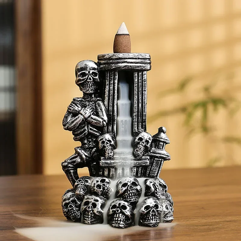 

1pc Creative Halloween Skull Decoration Incense Burner Resin Backflow Aromatherapy Furnace Home Decor (Without Incense）