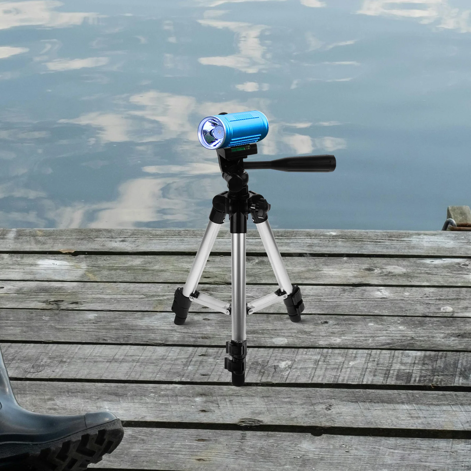

Adjustable Fishing Flashlight Tripod Aluminium Alloy Lightweight Legs Lever Locks Easy Attachment Night Fishing Gear