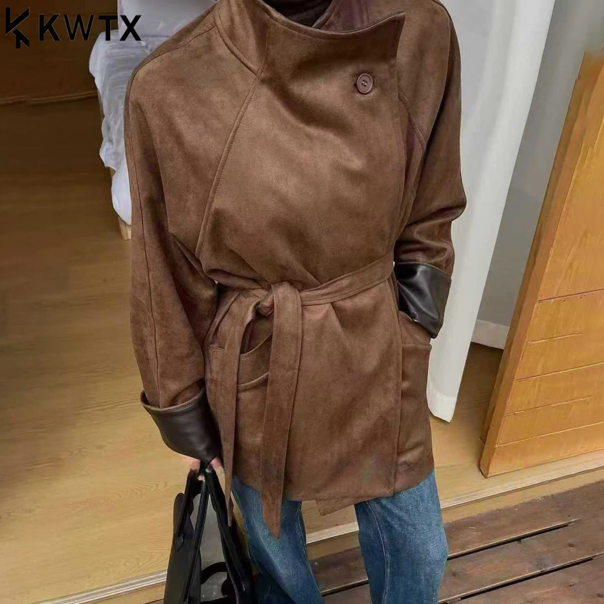 

KWTX женская однотонная кожаная куртка с воротником-стойкой и одной пуговицей, с поясом, лоскутные карманы, винтажная осенне-зимняя роскошная элегантная куртка 2025