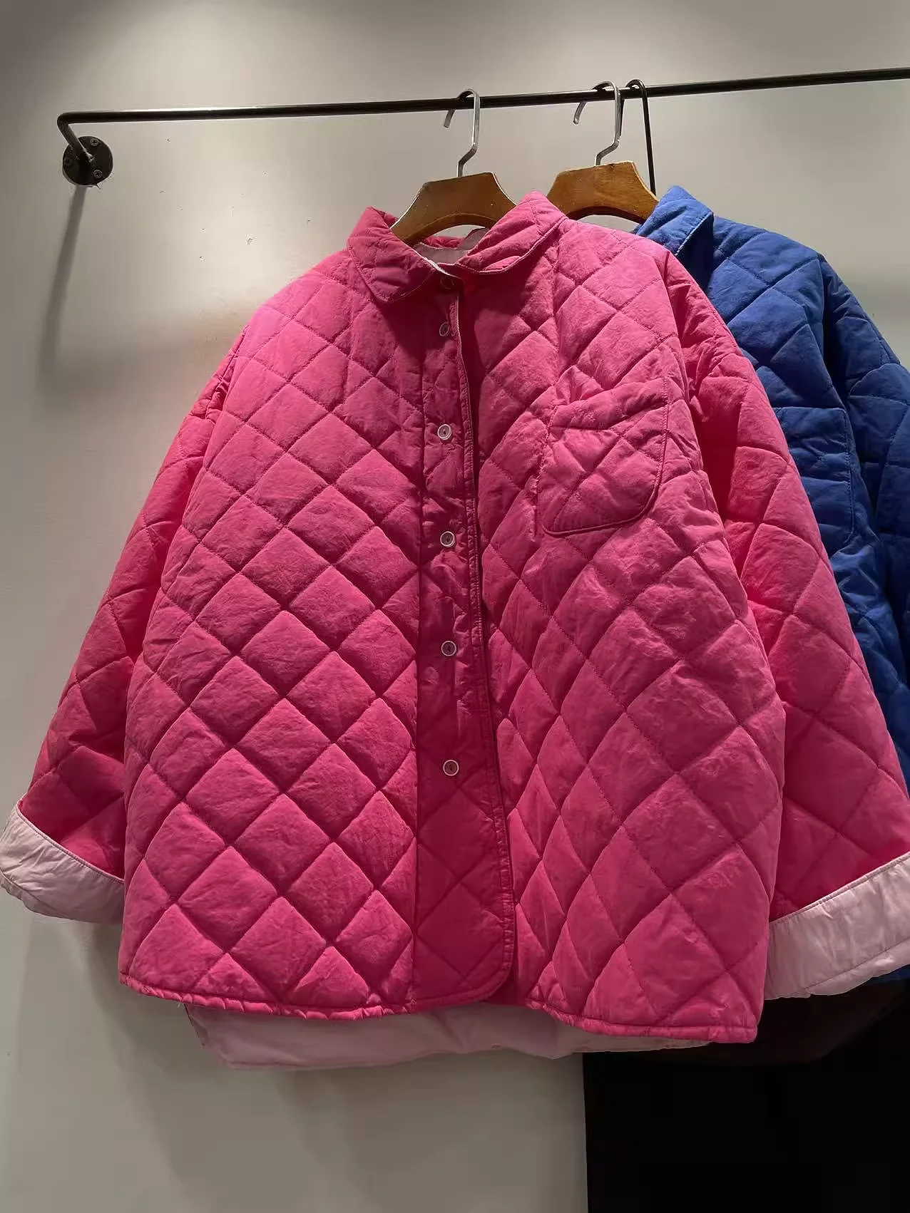 

Женская одежда больших размеров среднего возраста, розовая, красная, синяя хлопковая стеганая куртка для женщин, зимнее теплое стеганое пальто, верхняя одежда, джемпер