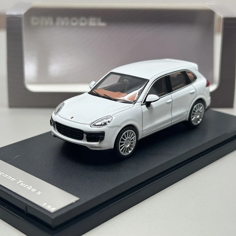 รถโมเดลไดแคสต์โลหะผสม DM 1:64 Cayenne Turbo S ปี 2014 ของเล่นรถยนต์จำลองขนาดเล็กสำหรับเด็ก