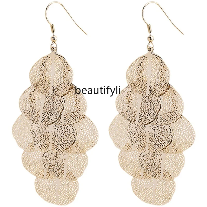 Leaf earrings light luxury high-end retro Hong Kong style earrings, new models, exaggerated earrings for women