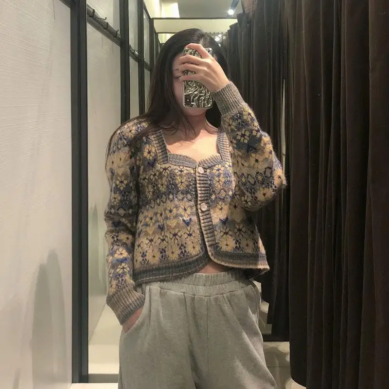 

Retro Square Collar Jacquard Sweater Jacket for Women's Autumn and Winter New French Short Knitted Cardigan Top