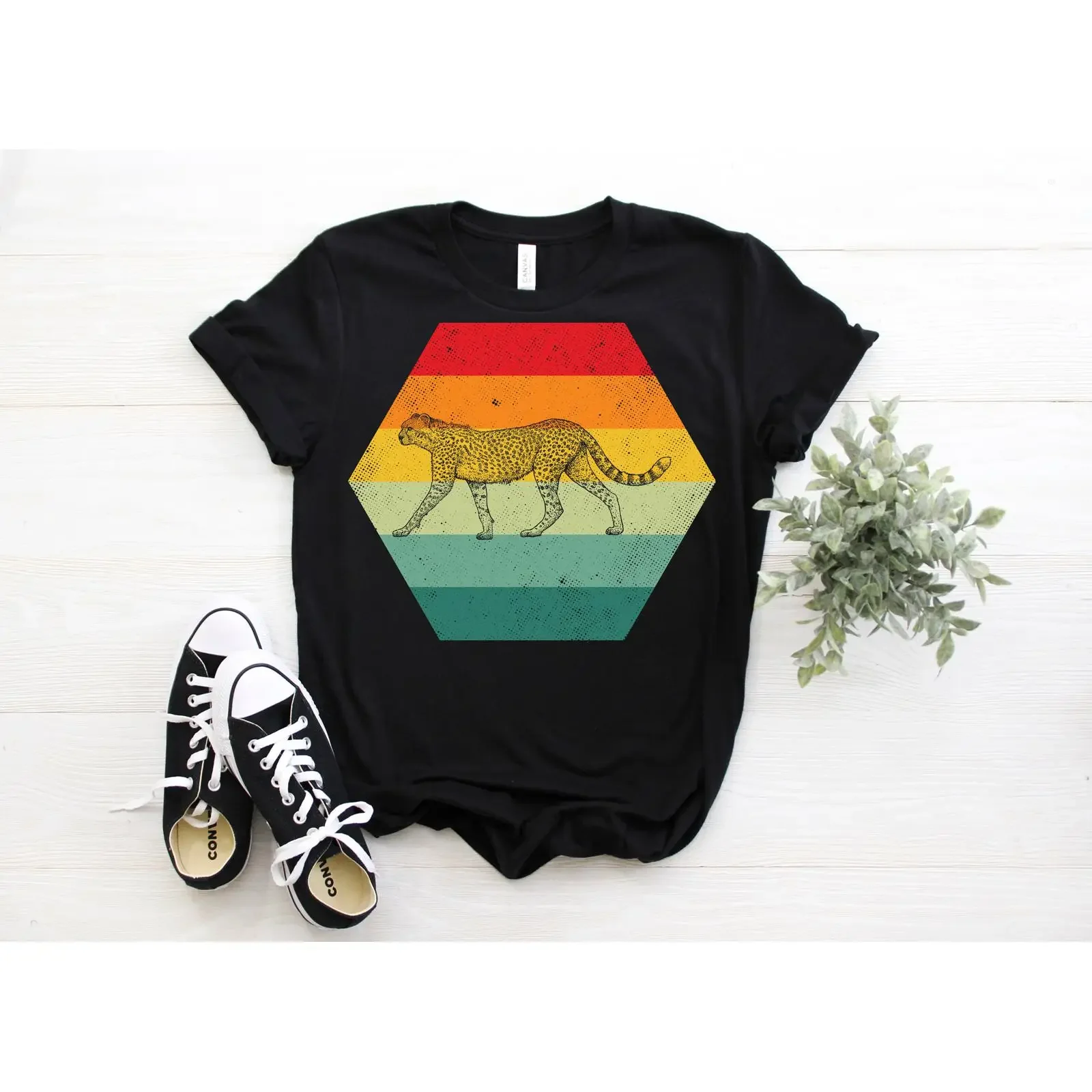 Vintage Cheetah Hexagon Retro Striped T Shirt African Safari Wildlife Lover Casual  for Zookeeper Zoologist vintage Washed