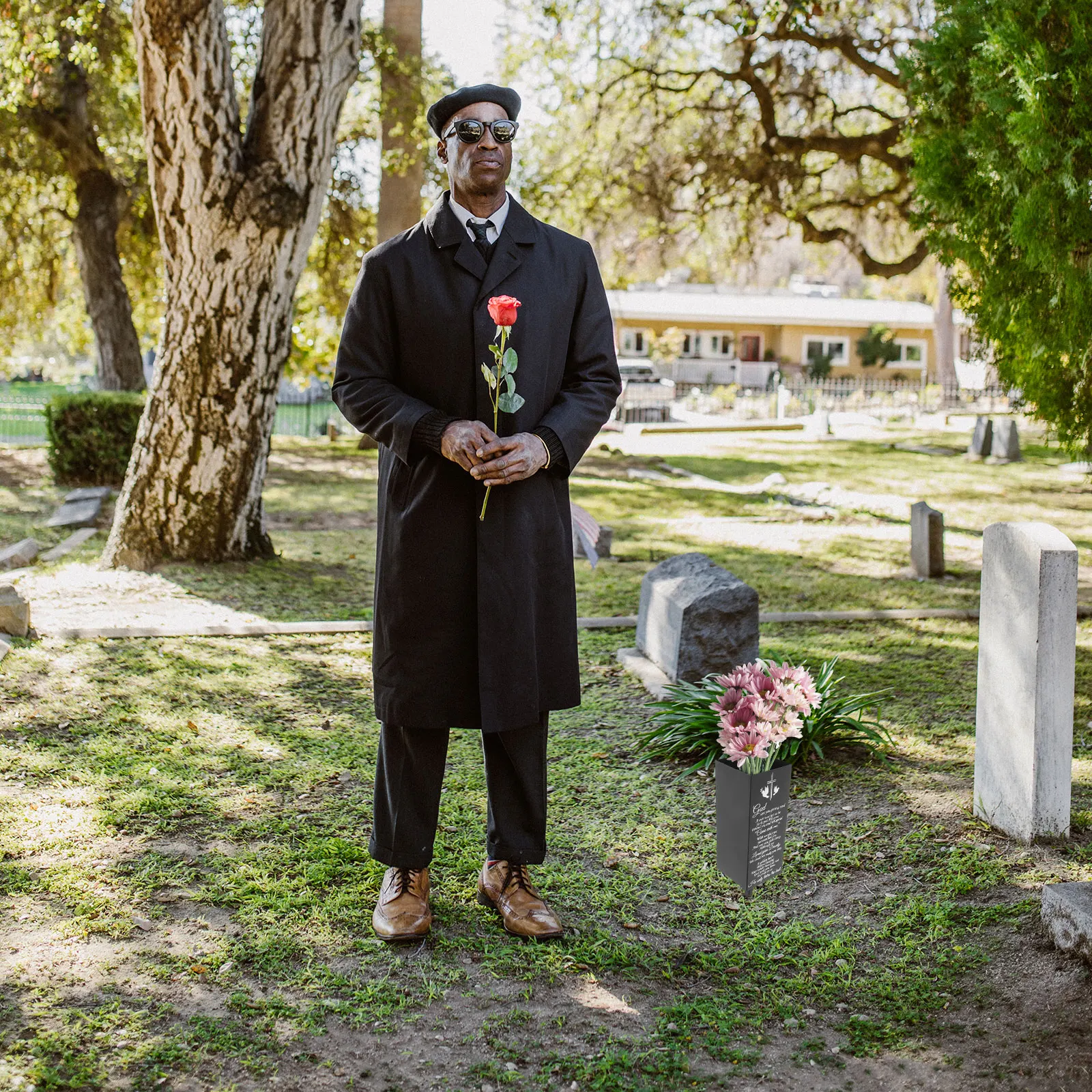 

Metal Flower Stand Cemetery Vase Outdoor Bucket Spike Lawn Holder Arrangement Grave Memorial Decor Funeral Supply Garden